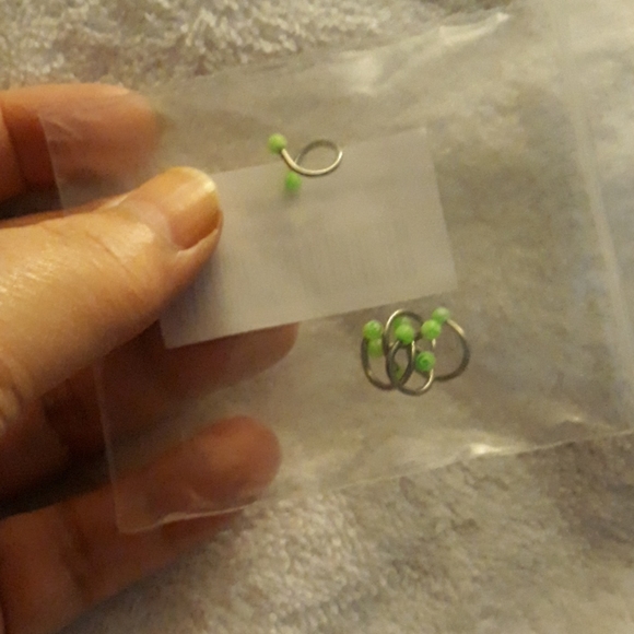 NWT 5 silver tone gauges with green bead ends - Picture 2 of 2